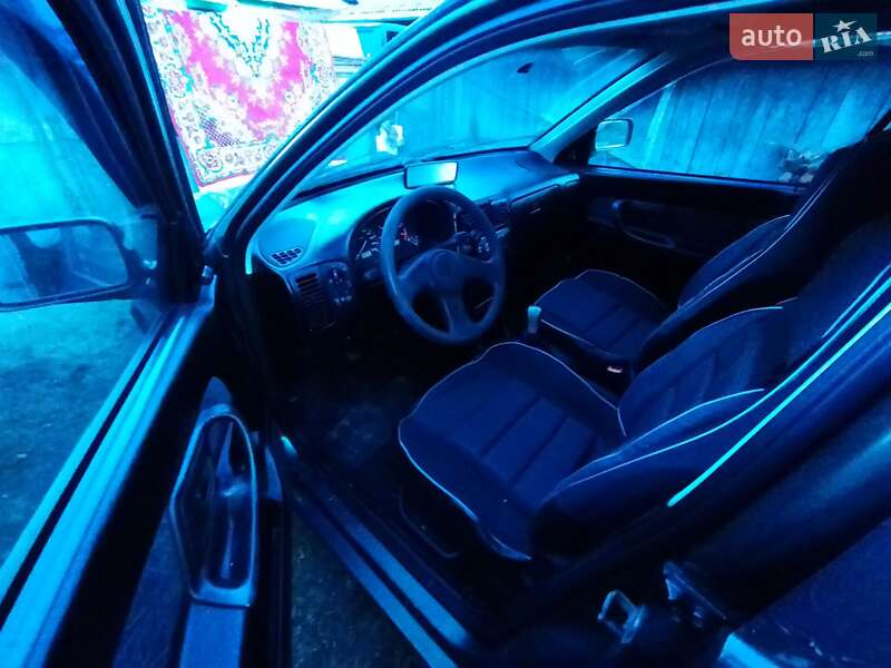 Седан Volkswagen Polo 1997 в Долині