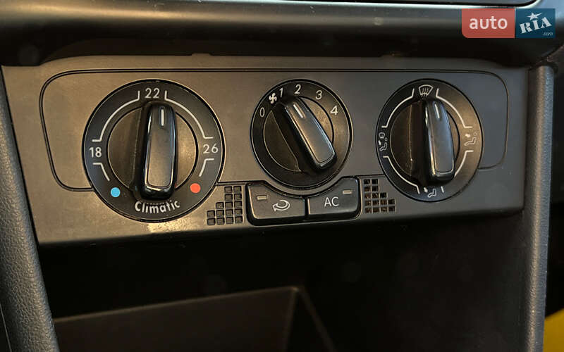 Хэтчбек Volkswagen Polo 2010 в Львове