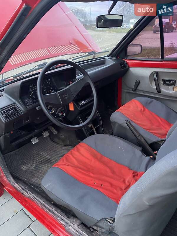Хэтчбек Volkswagen Polo 1987 в Хмельницком
