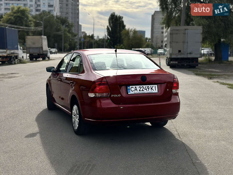 Седан Volkswagen Polo 2013 в Киеве
