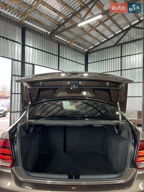 Седан Volkswagen Polo 2015 в Казатине