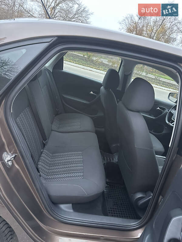 Седан Volkswagen Polo 2017 в Желтых Водах