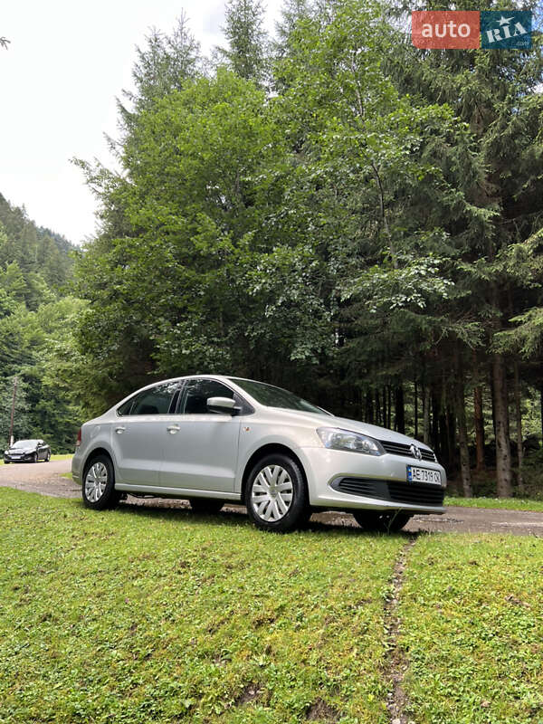 Седан Volkswagen Polo 2013 в Днепре