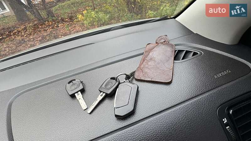 Седан Volkswagen Polo 2013 в Буче фото 15 Седан Volkswagen Polo 2013 в Буче