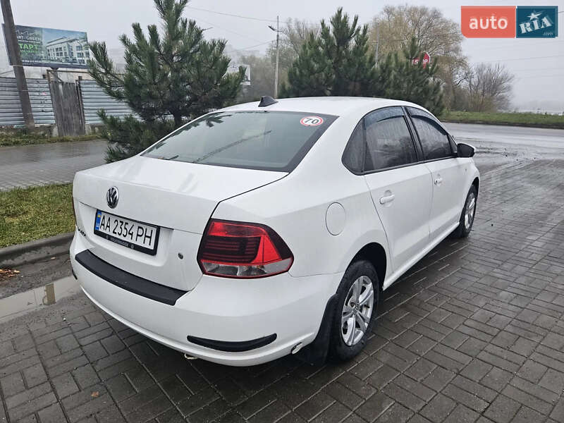 Седан Volkswagen Polo 2012 в Хмельницком