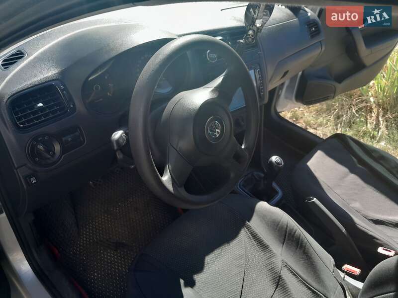 Седан Volkswagen Polo 2012 в Киеве