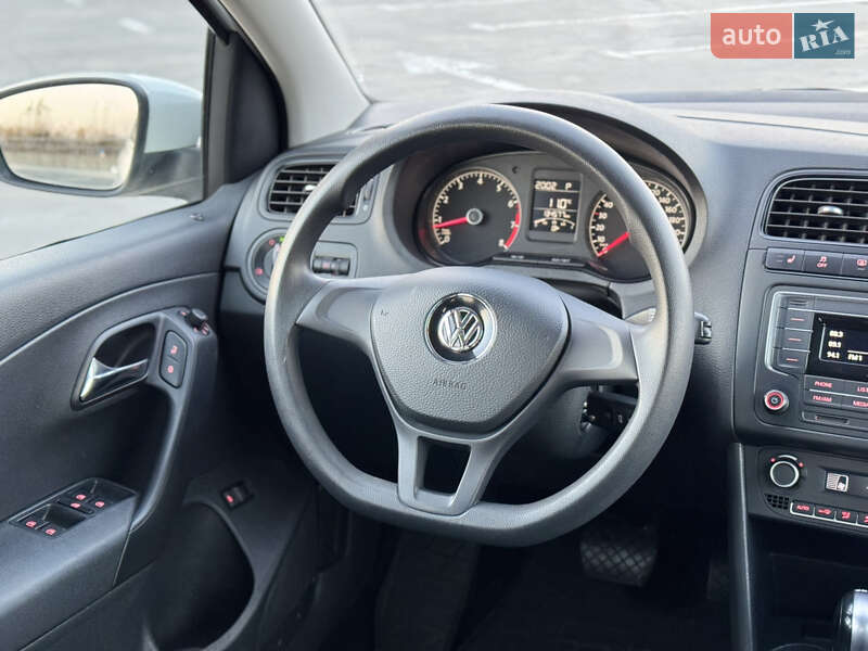 Седан Volkswagen Polo 2017 в Киеве