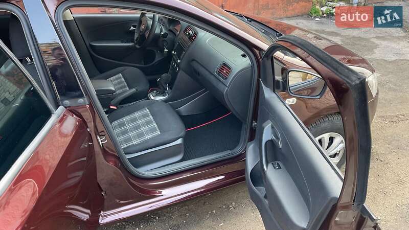 Седан Volkswagen Polo 2012 в Киеве