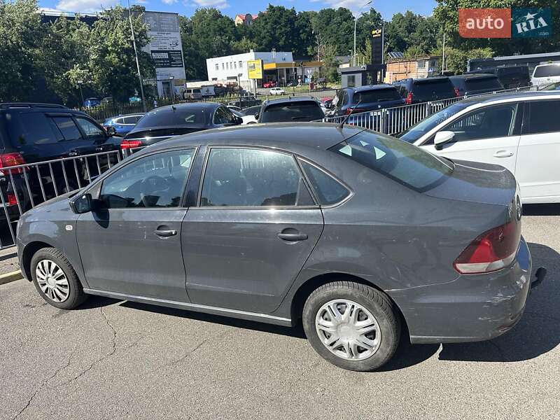 Седан Volkswagen Polo 2016 в Киеве