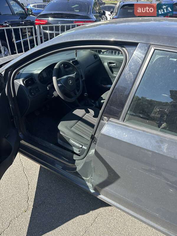 Седан Volkswagen Polo 2016 в Киеве