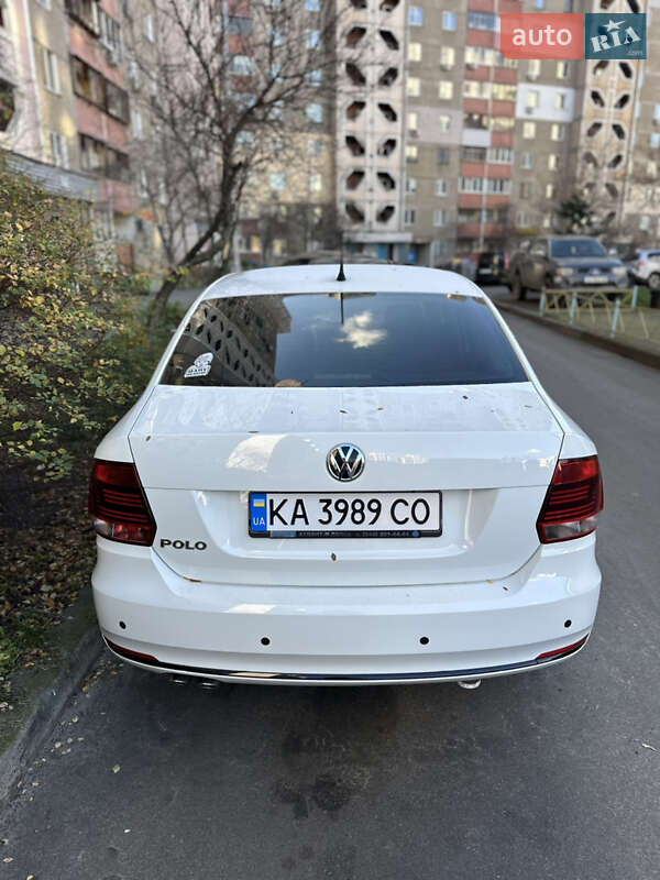 Седан Volkswagen Polo 2017 в Киеве