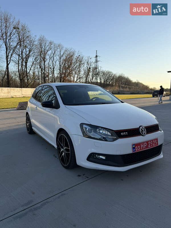 Хэтчбек Volkswagen Polo 2011 в Луцке
