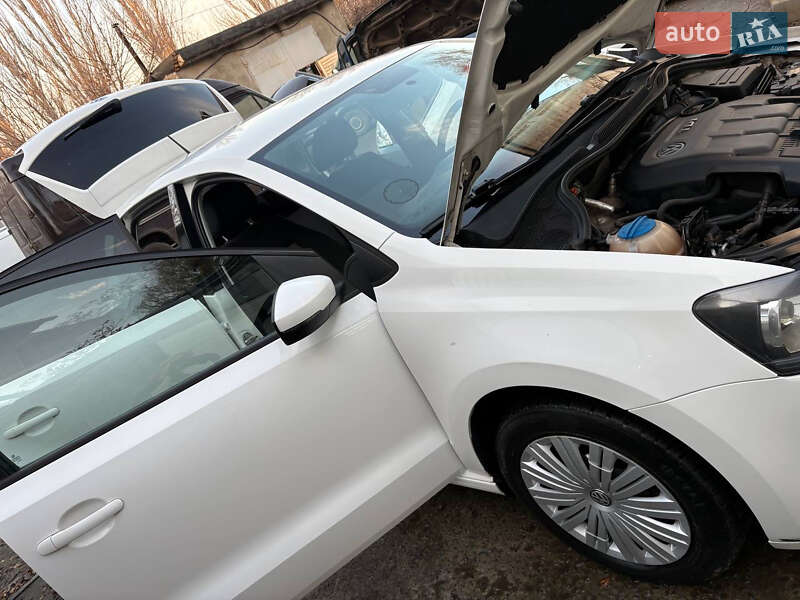 Хэтчбек Volkswagen Polo 2012 в Кривом Роге