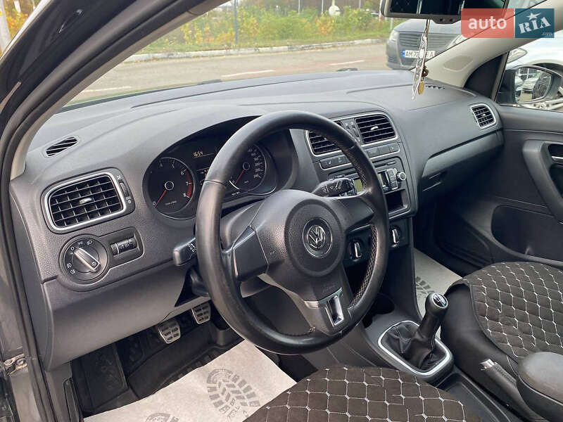 Хэтчбек Volkswagen Polo 2011 в Житомире