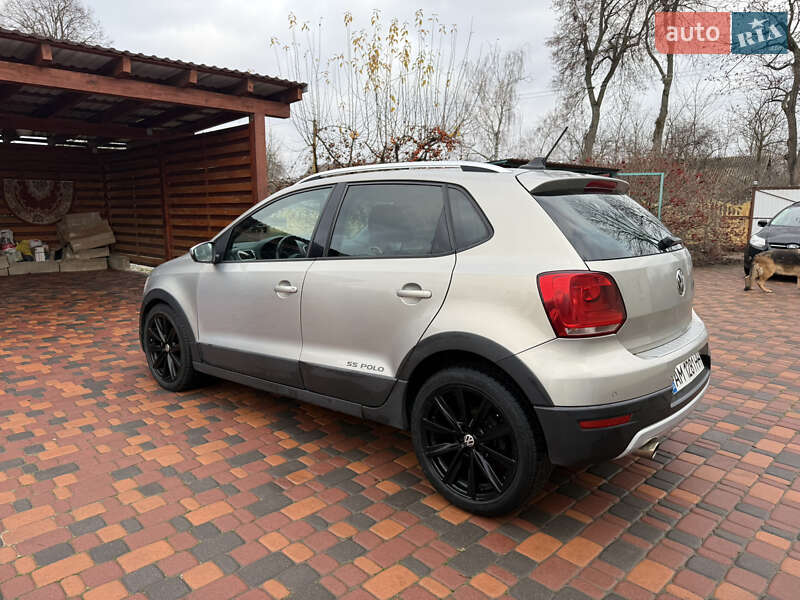 Хэтчбек Volkswagen Polo 2011 в Житомире