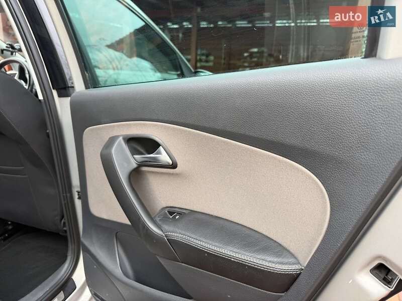 Хэтчбек Volkswagen Polo 2011 в Житомире