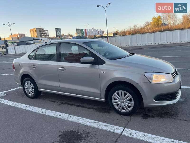 Седан Volkswagen Polo 2011 в Полтаве