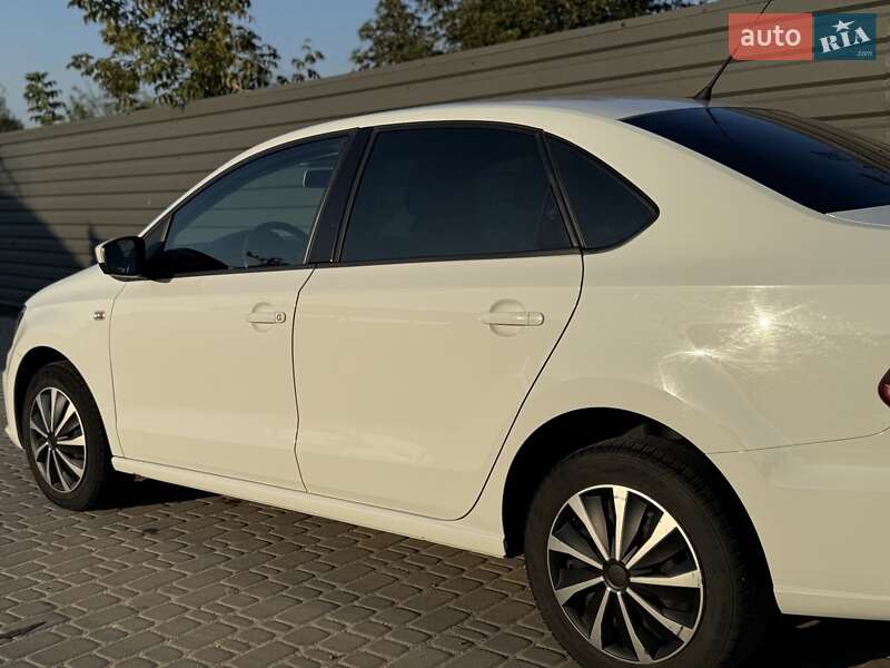 Седан Volkswagen Polo 2017 в Киеве