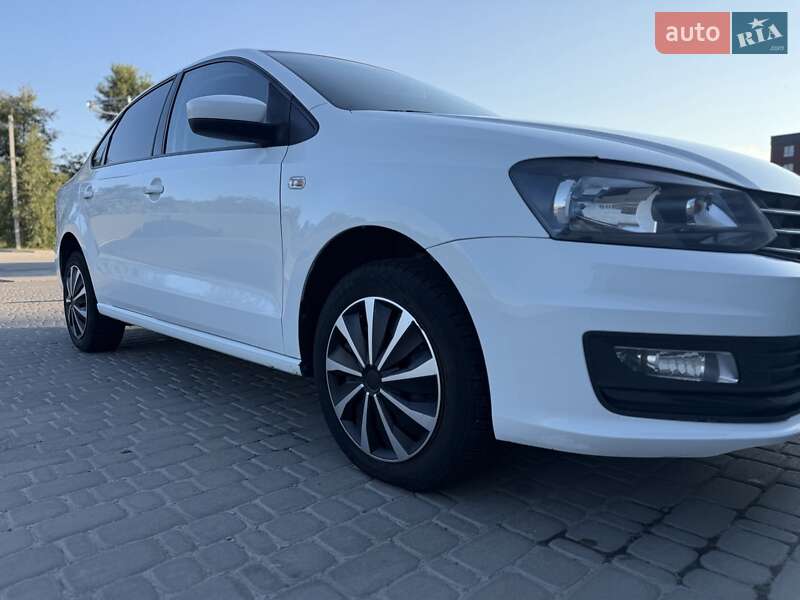 Седан Volkswagen Polo 2017 в Киеве