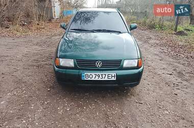 Седан Volkswagen Polo 1998 в Теофиполе