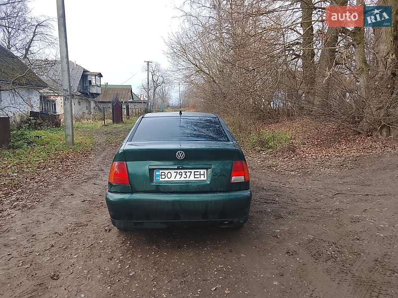 Седан Volkswagen Polo 1998 в Теофиполе