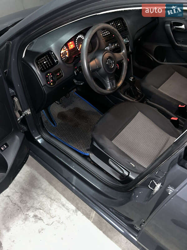 Седан Volkswagen Polo 2013 в Киеве