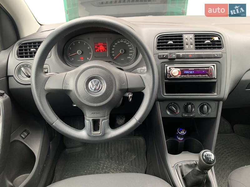 Седан Volkswagen Polo 2012 в Долине фото 12 Седан Volkswagen Polo 2012 в Долине
