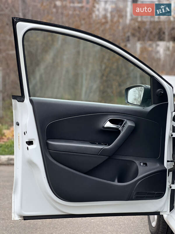 Седан Volkswagen Polo 2016 в Николаеве фото 11 Седан Volkswagen Polo 2016 в Николаеве