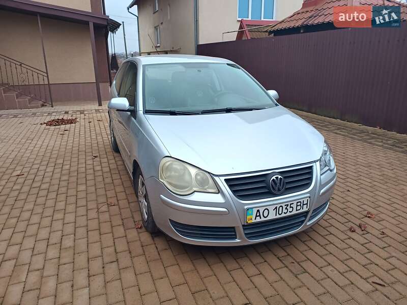 Хэтчбек Volkswagen Polo 2006 в Мукачево