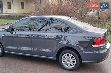 Седан Volkswagen Polo 2017 в П'ятихатках