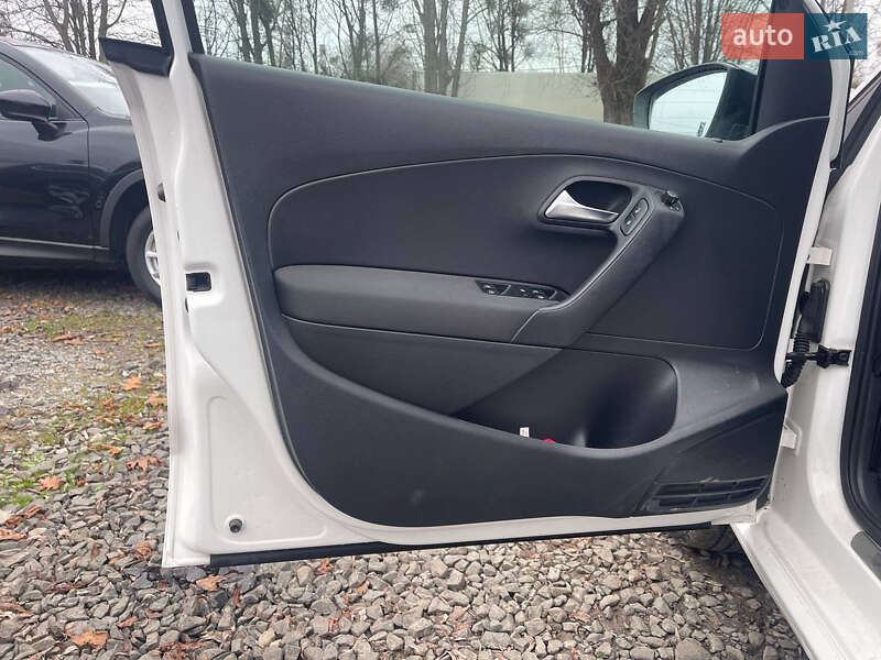 Хэтчбек Volkswagen Polo 2011 в Луцке фото 11 Хэтчбек Volkswagen Polo 2011 в Луцке