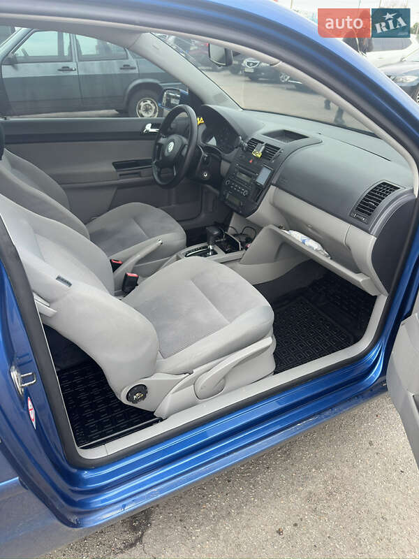 Хэтчбек Volkswagen Polo 2006 в Изюме