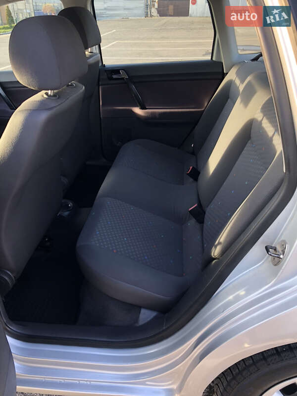 Хэтчбек Volkswagen Polo 2005 в Черновцах
