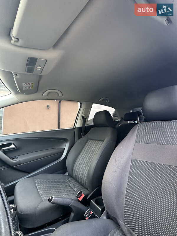 Хетчбек Volkswagen Polo 2016 в Дніпрі