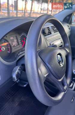 Седан Volkswagen Polo 2017 в Ровно