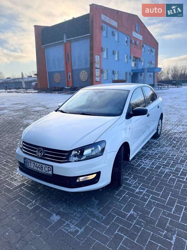 Седан Volkswagen Polo 2017 в Звягеле