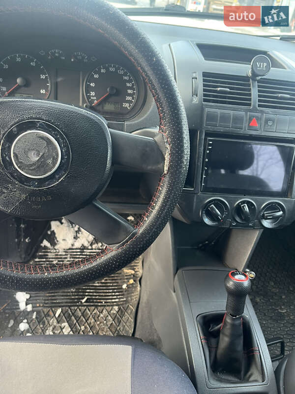 Хетчбек Volkswagen Polo 2003 в Хотині