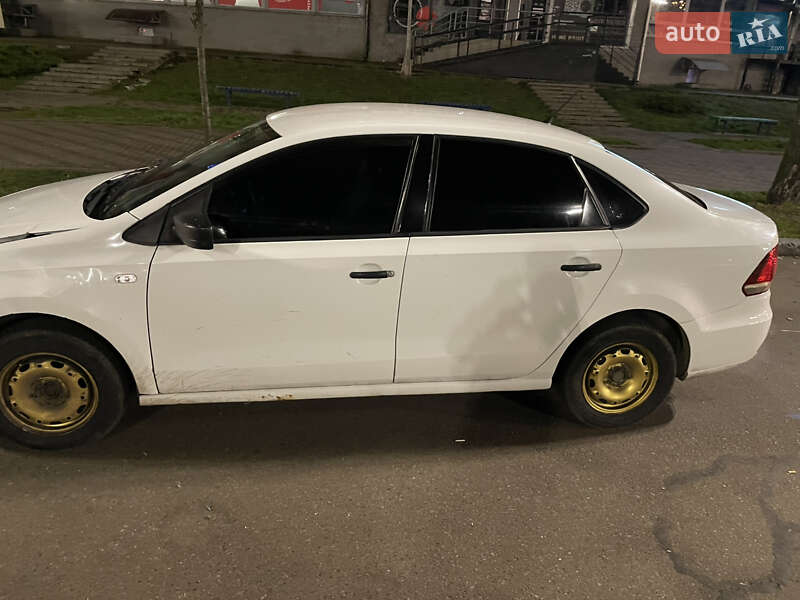 Седан Volkswagen Polo 2016 в Киеве