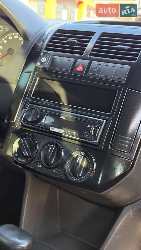 Хетчбек Volkswagen Polo 2002 в Мукачевому фото 29 Хетчбек Volkswagen Polo 2002 в Мукачевому