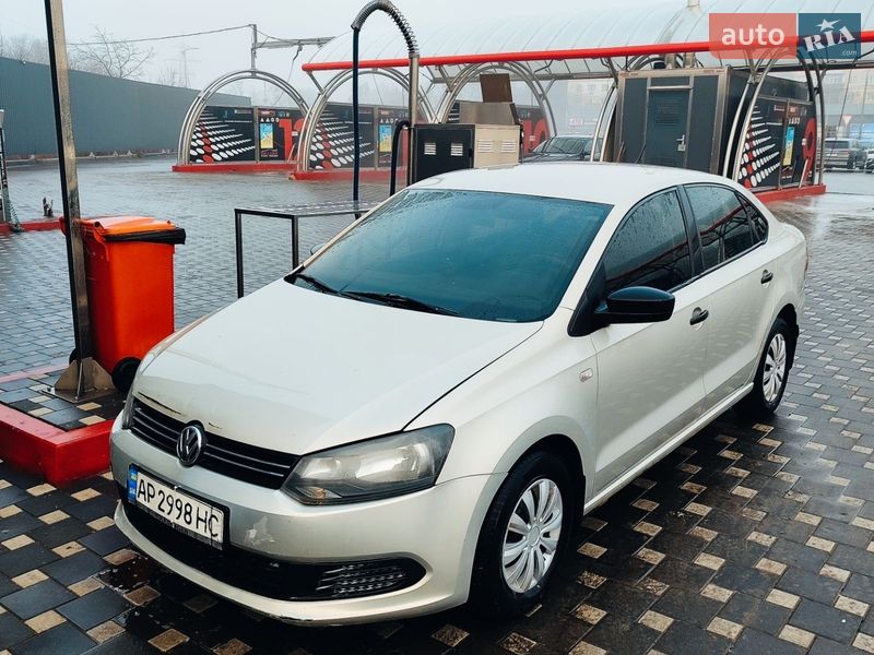 Седан Volkswagen Polo 2012 в Семеновке