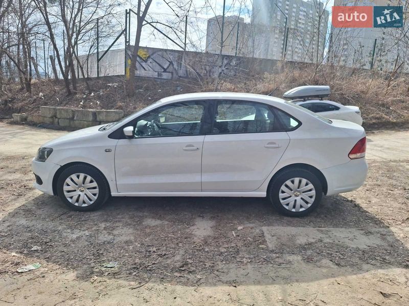 Седан Volkswagen Polo 2012 в Вышгороде