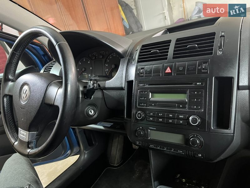 Хэтчбек Volkswagen Polo 2008 в Черновцах