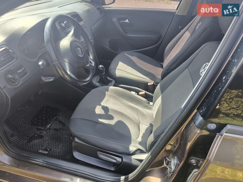 Седан Volkswagen Polo 2015 в Черновцах