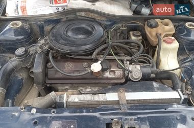 Хетчбек Volkswagen Polo 1988 в Березному