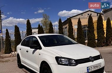 Седан Volkswagen Polo 2012 в Ивано-Франковске
