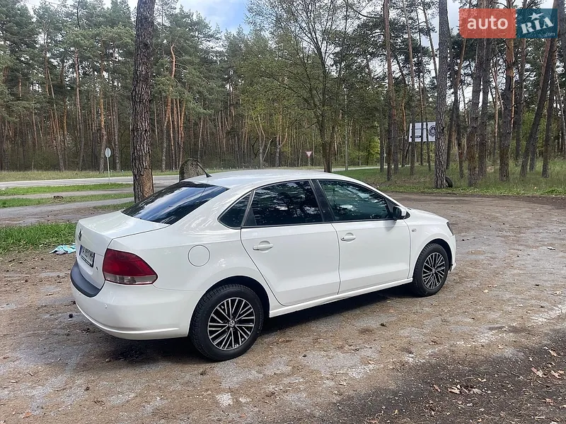 Volkswagen Polo 2012 VIN XW8ZZZ61ZDG033983 фото оголошення 4 з 59