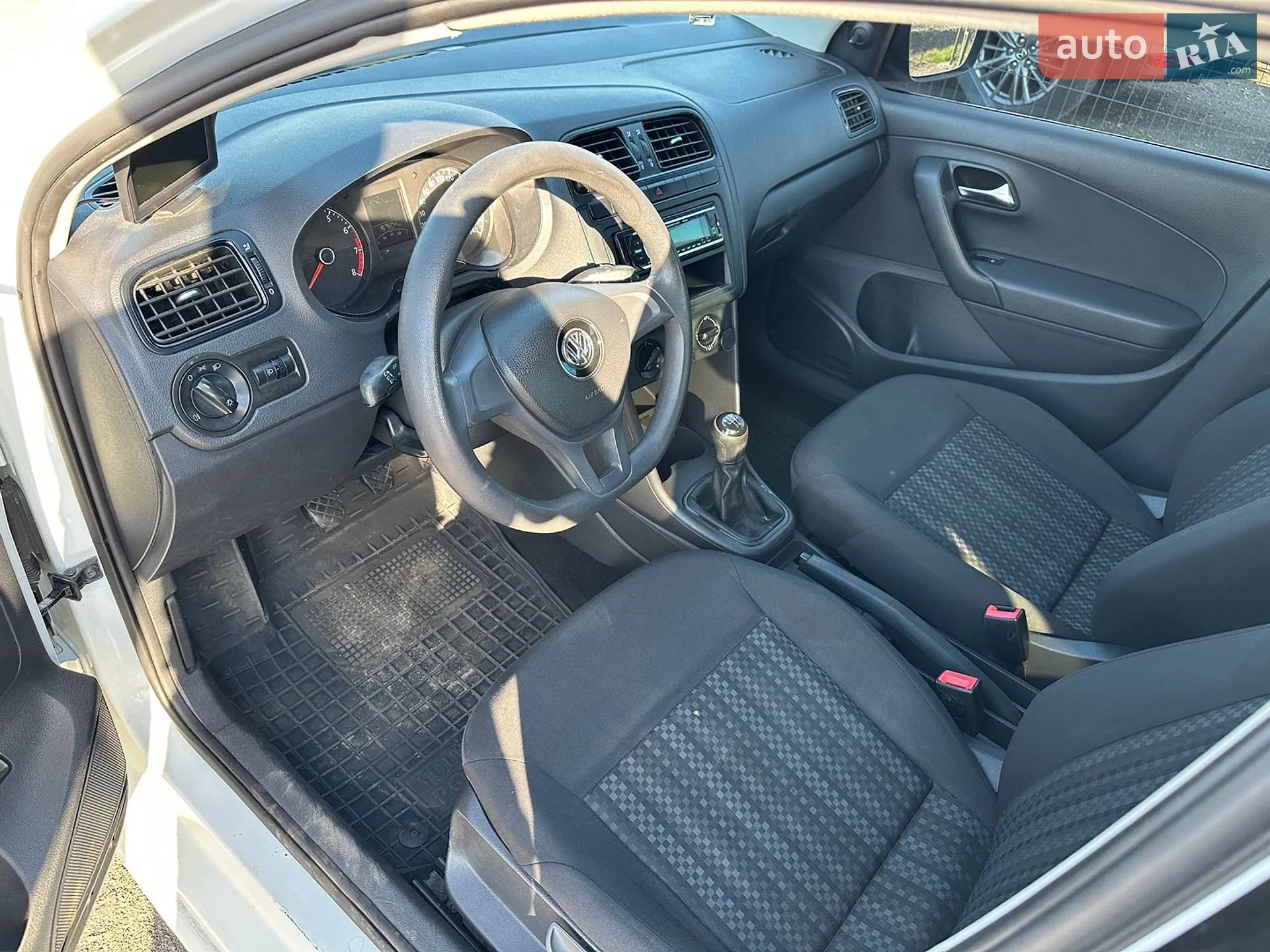 2017 Volkswagen Polo - мініатюра 9