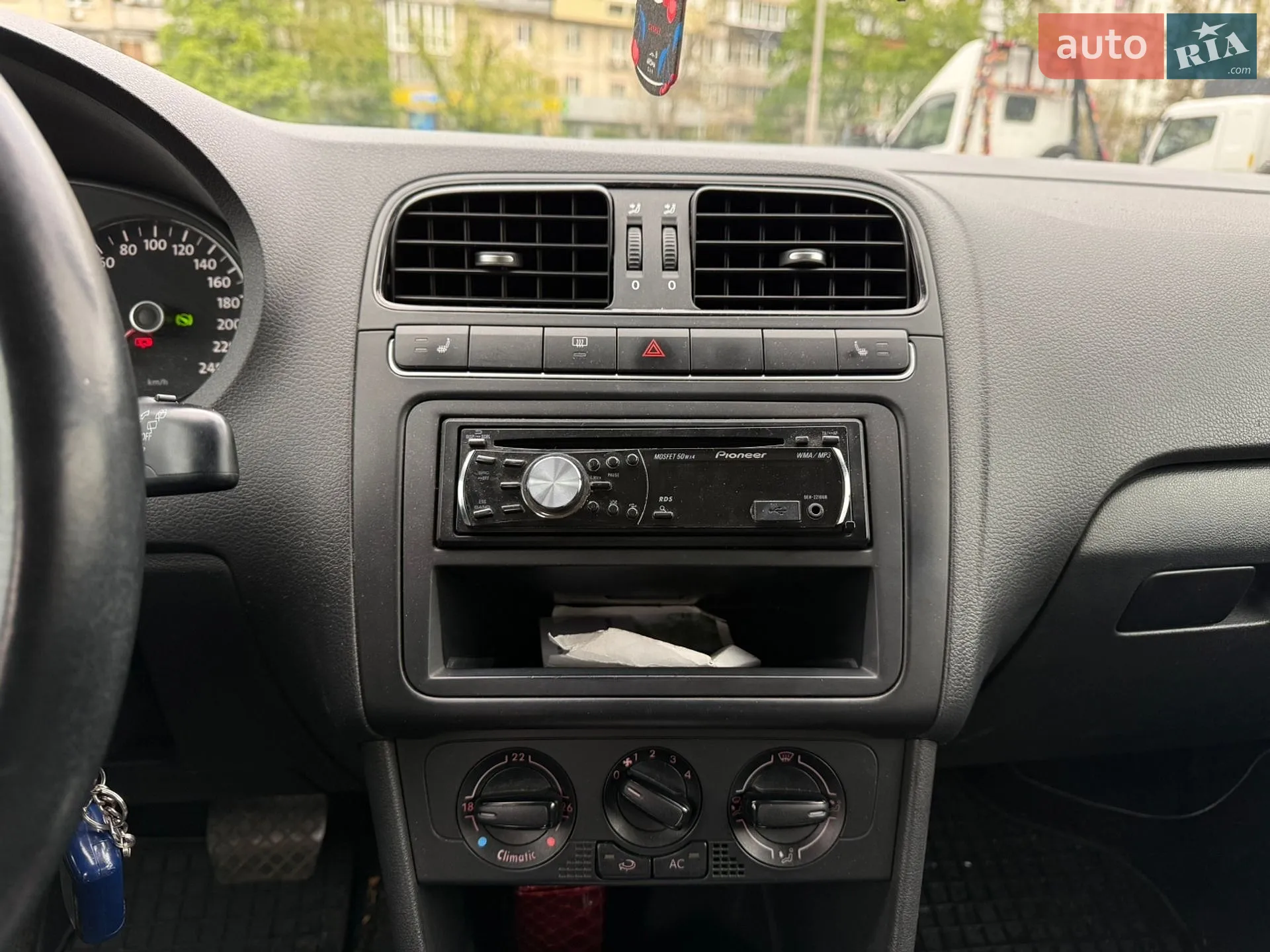 2010 Volkswagen Polo - мініатюра 13