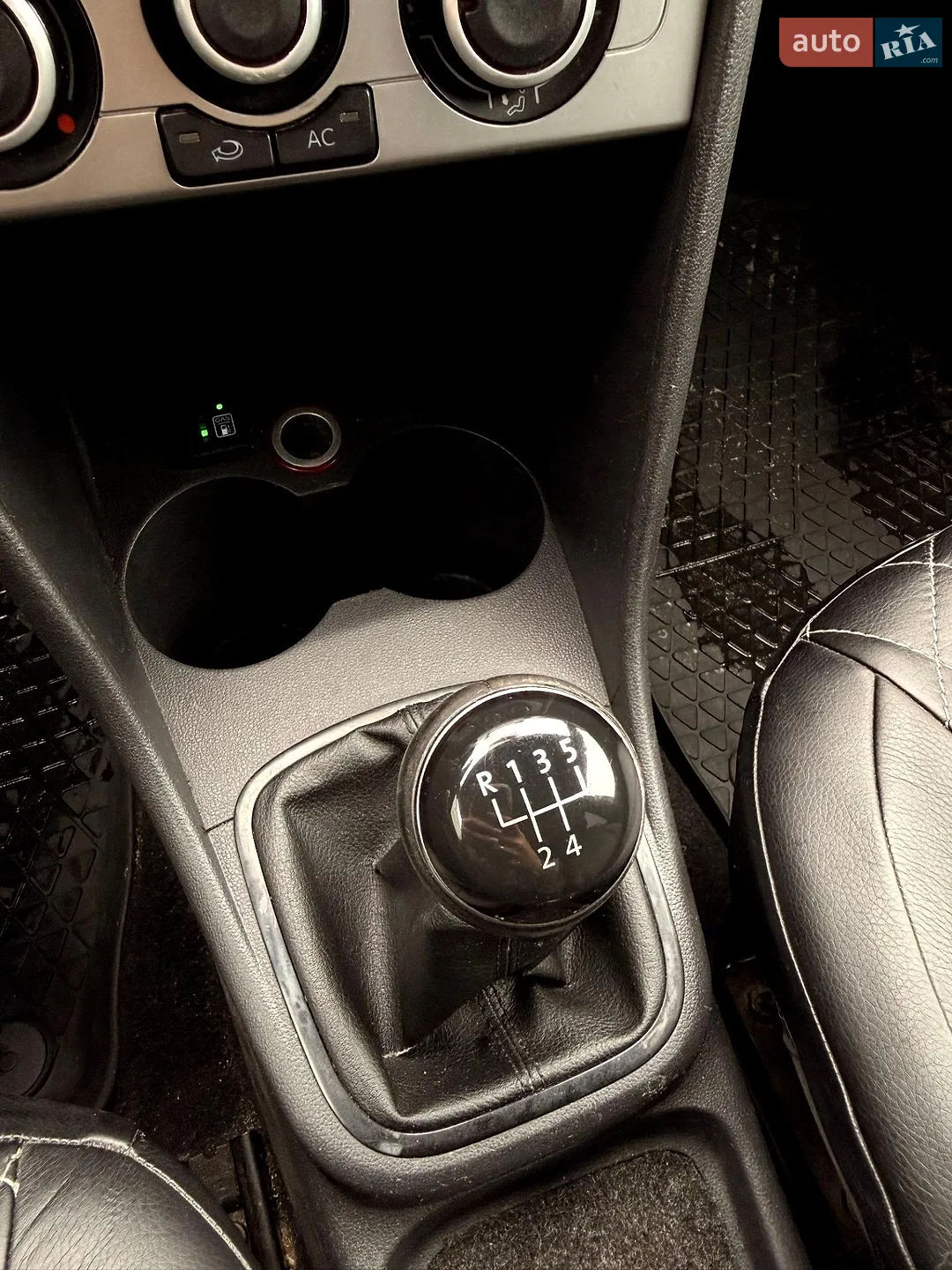 2013 Volkswagen Polo - мініатюра 20