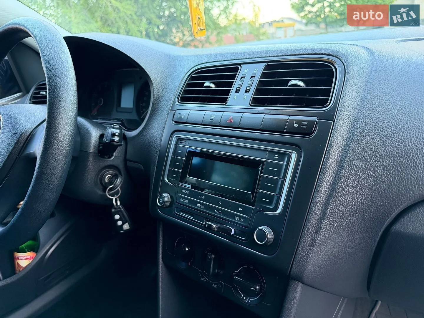 2016 Volkswagen Polo - мініатюра 16